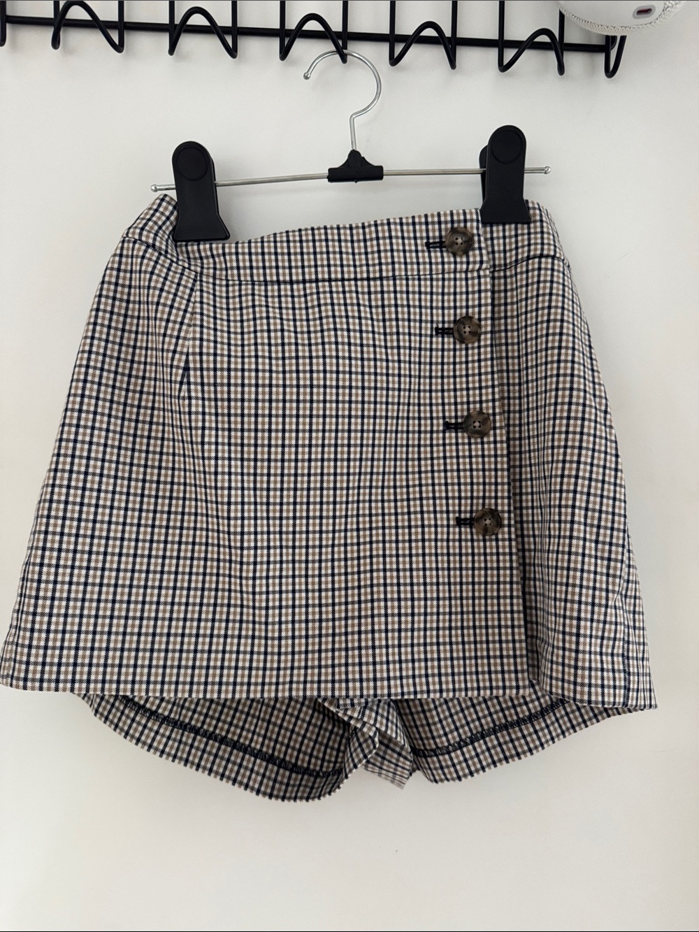 Sunday Best Beige & Navy Checked Button-Front Skort